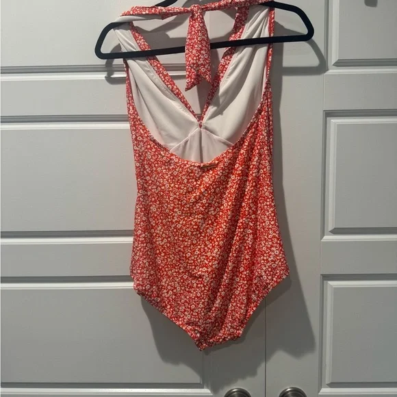 Michael Michael Kors Women's 236282 V-Twist Halter One-Piece Swimsuit Size 16 - Picture 6 of 8